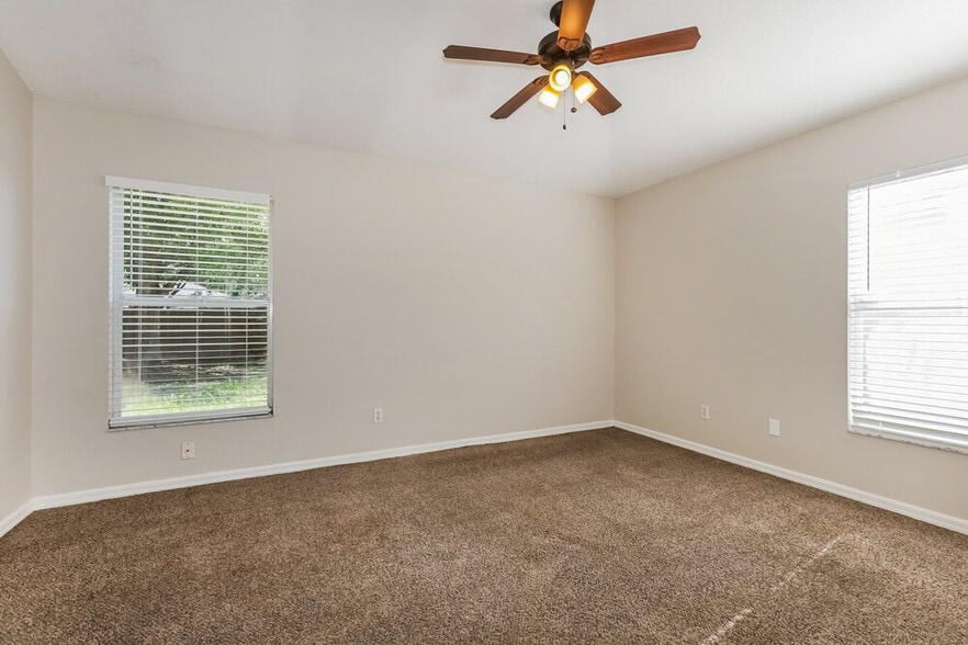 Building Photo - 1022 Harvest Moon Dr