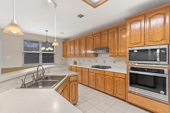Building Photo - 207 Colby Ln