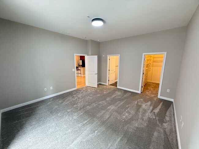 Building Photo - Indianapolis Athletic Club Condo