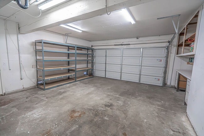 Building Photo - Spacious 4-Bedroom Home with Sun Room & Vi...