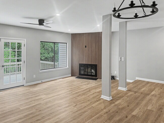 Building Photo - Yacht Cove Condo