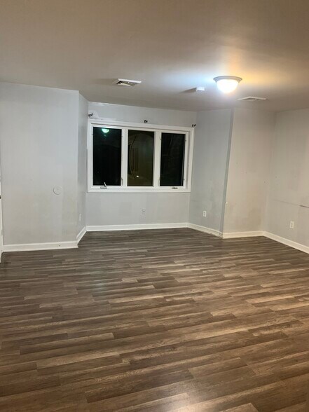 Building Photo - 178 Jencks St