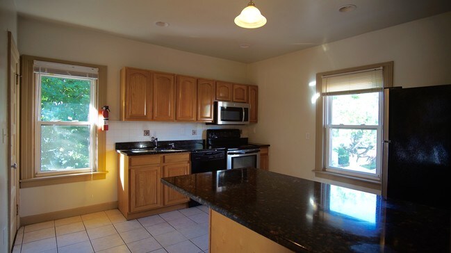 Building Photo - 47 Carolina Ave