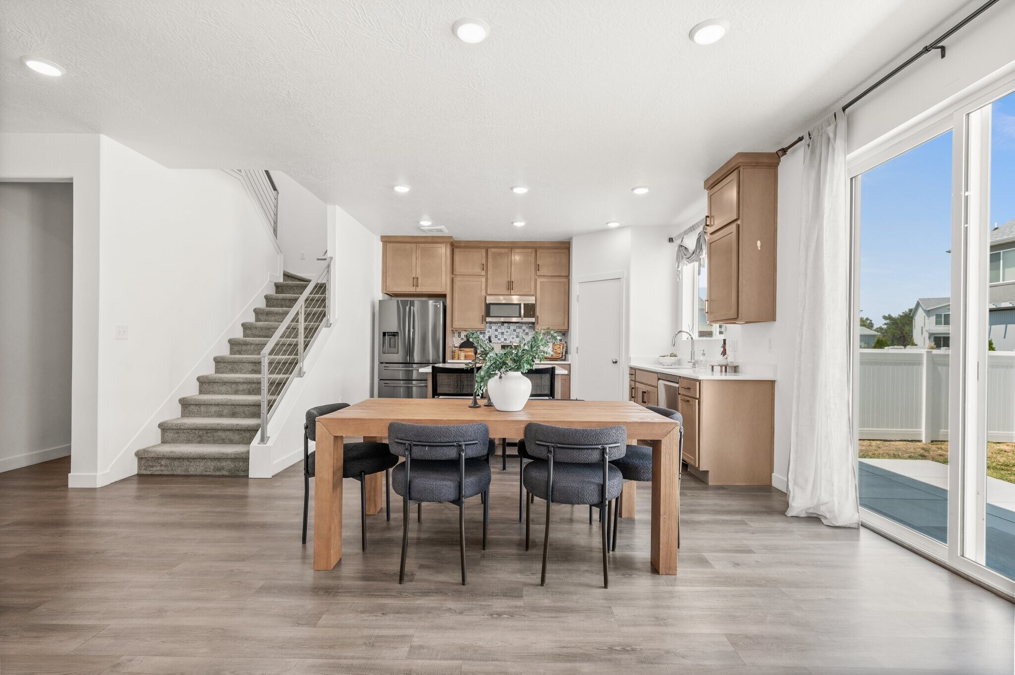 Building Photo - 858 W Wickham Dr