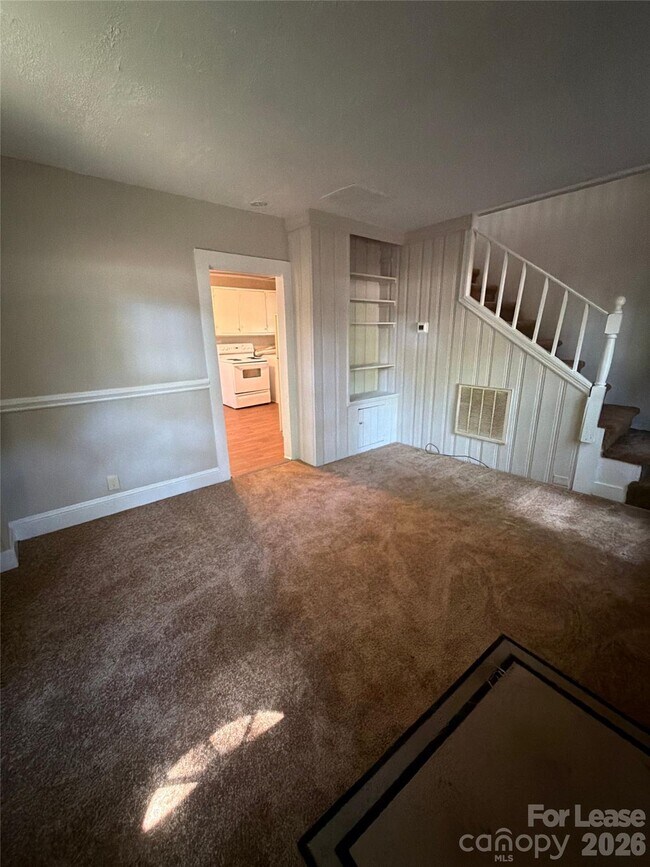 Building Photo - 3516 Eastway Dr