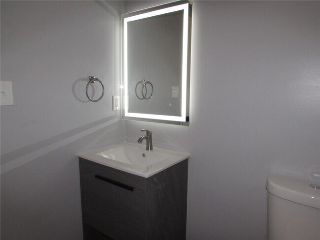 Building Photo - 1716 Twin Brooks Dr SE