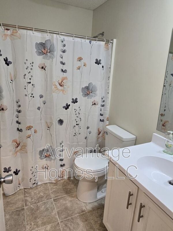 Building Photo - 8206 Woodson Dr