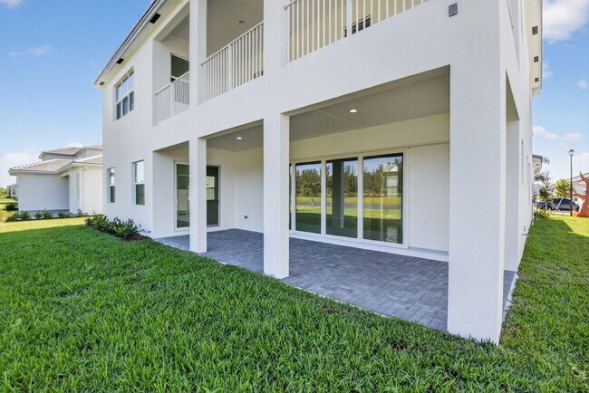 Building Photo - 15120 Wildwood Cir