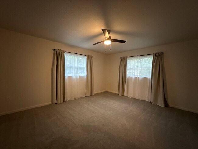 Building Photo - Amazing Location & Spacious Corner Lot!