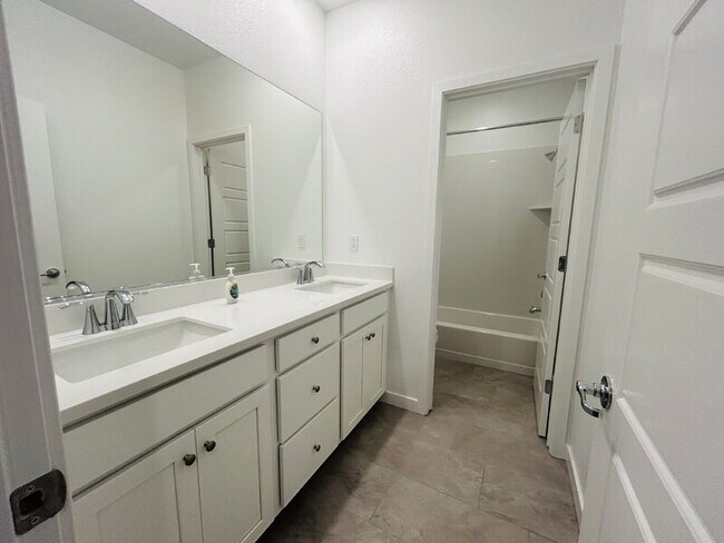 Building Photo - 3760 Oyster Pt Wy