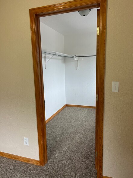 Building Photo - 803 Mount Evans Blvd