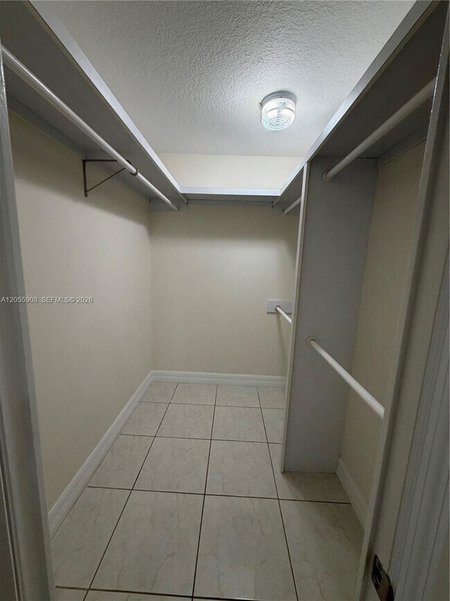 Building Photo - 6932 Crown Gate Dr