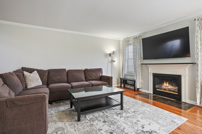 Building Photo - 1406 Pinnacle Way