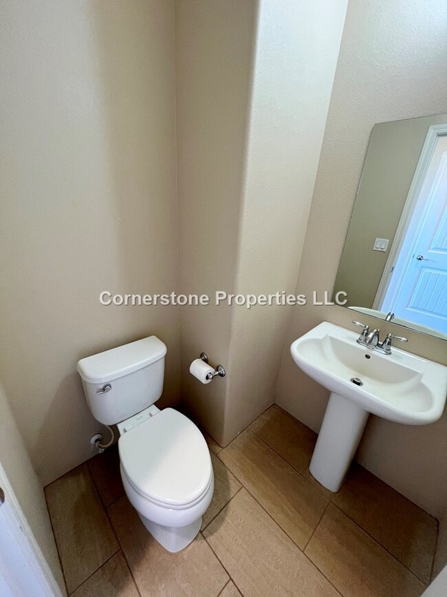 Building Photo - 92-637-637 Welo St