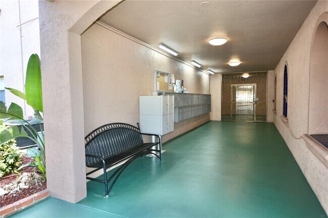Building Photo - 6150 Gulfport Blvd S
