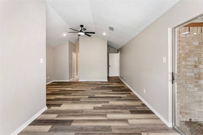 Building Photo - 8219 Winding Meadow Ct