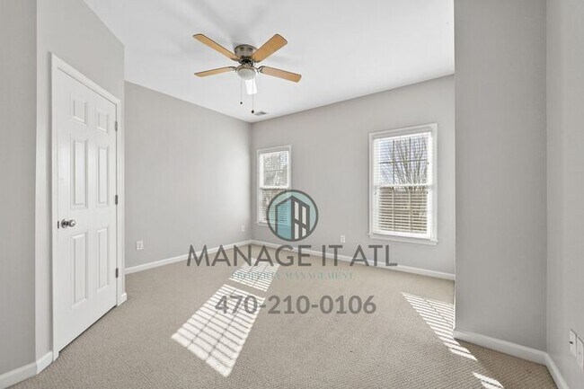 Building Photo - Fabulous 5-bedroom house with modern ameni...