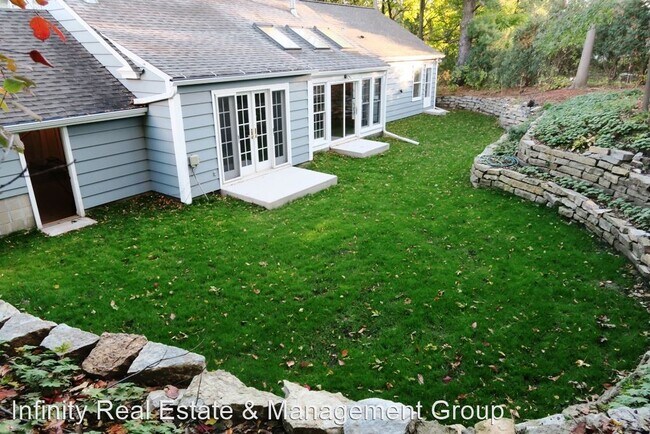 Building Photo - 3 br, 3 bath House - 1010 6th St SW