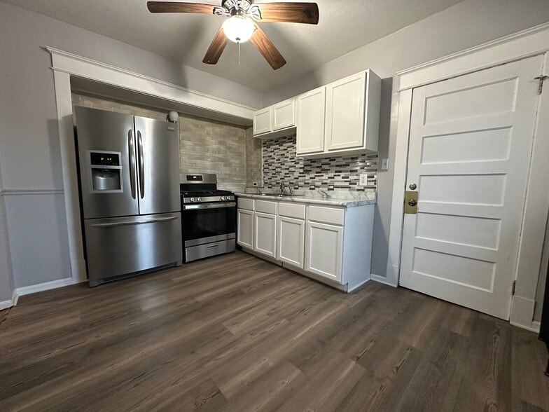 Kitchen - 187 Robie St W