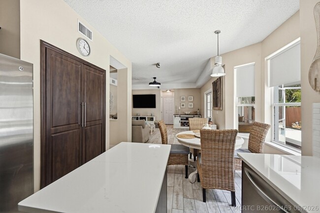 Building Photo - 15073 Oak Chase Ct
