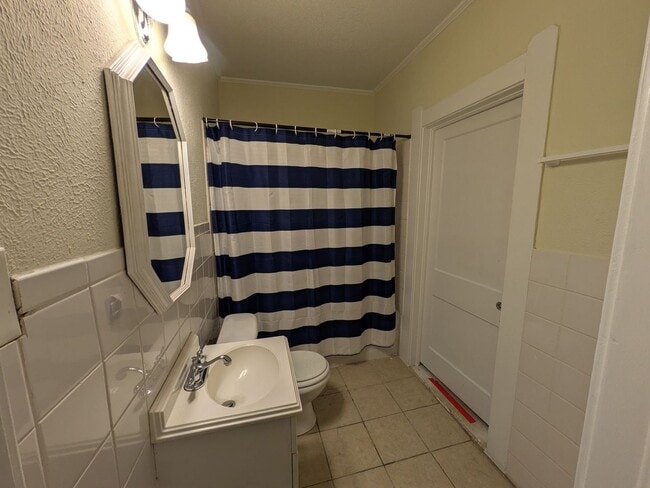 Building Photo - 458 Belvedere Dr