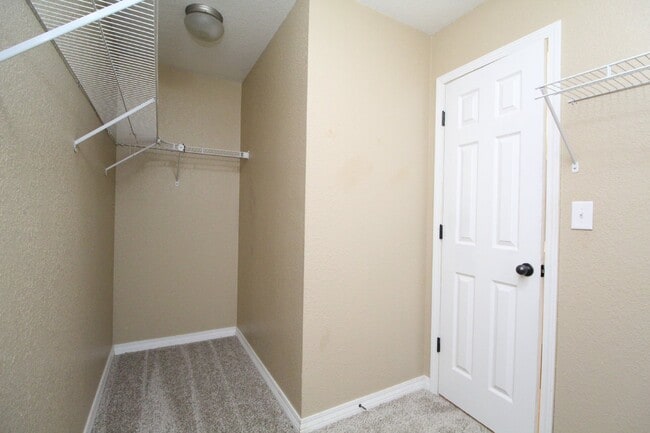 Building Photo - Corner Lot 3 Bedroom Home Off Gulf Beach H...