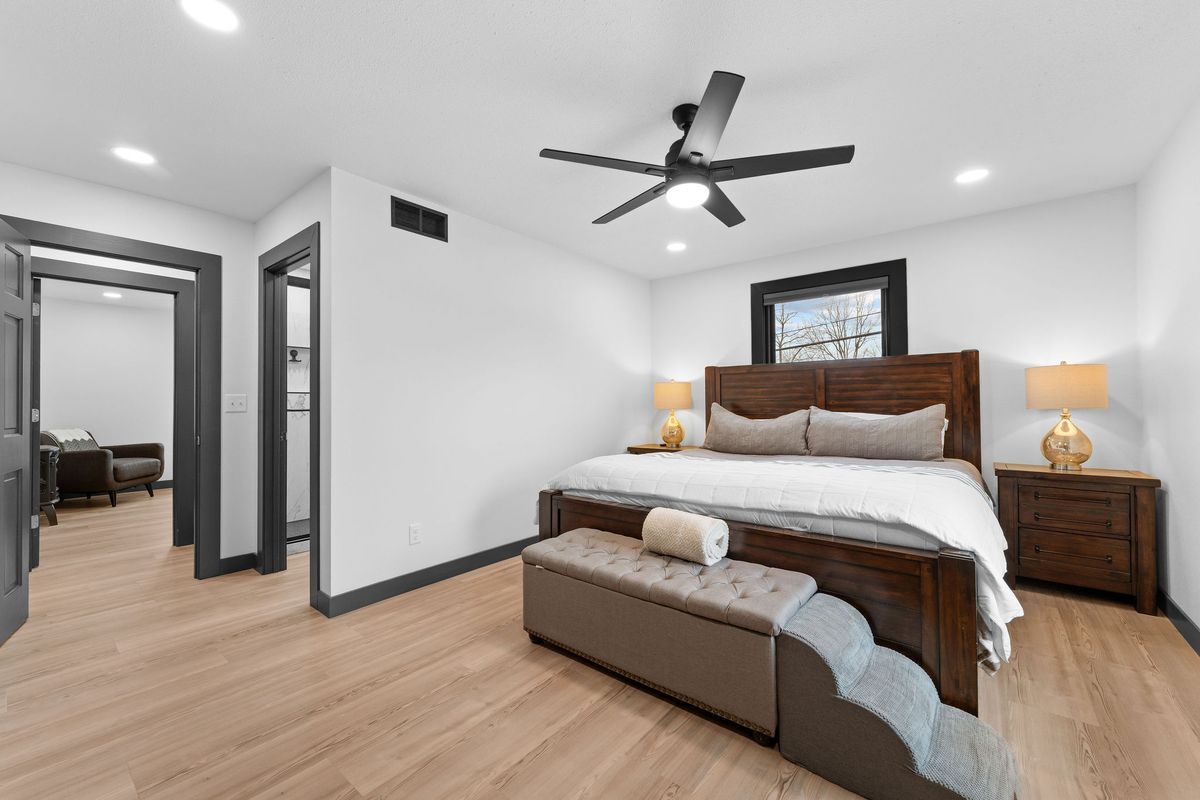 Building Photo - 118 Combs St