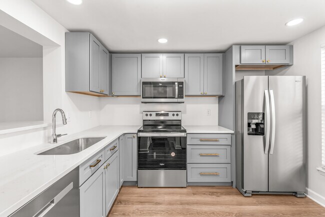 Building Photo - 9726 Old Gate Dr