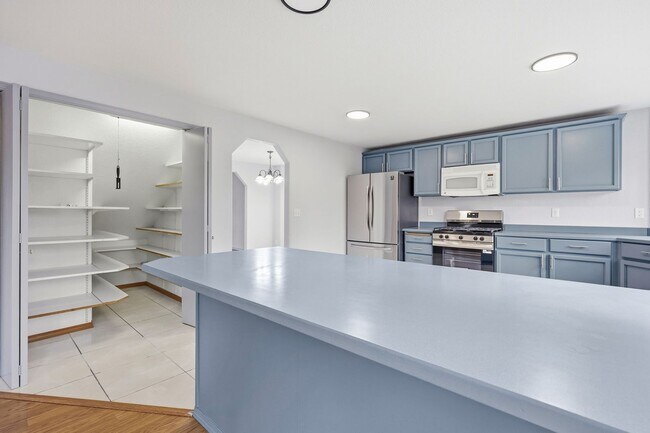 Building Photo - 6748 3rd Way SE
