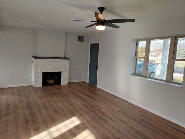 Living Room - 1835 W Sandusky St