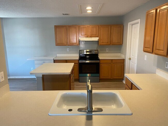 Building Photo - 1220 Crabtree Ct