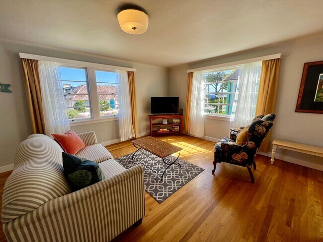 Building Photo - Charming Furnished Home in PG available August 01, 2026 for Concours de Elegance!!