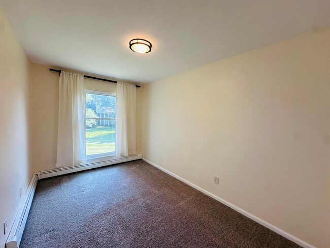 Building Photo - 937 Heritage Ct