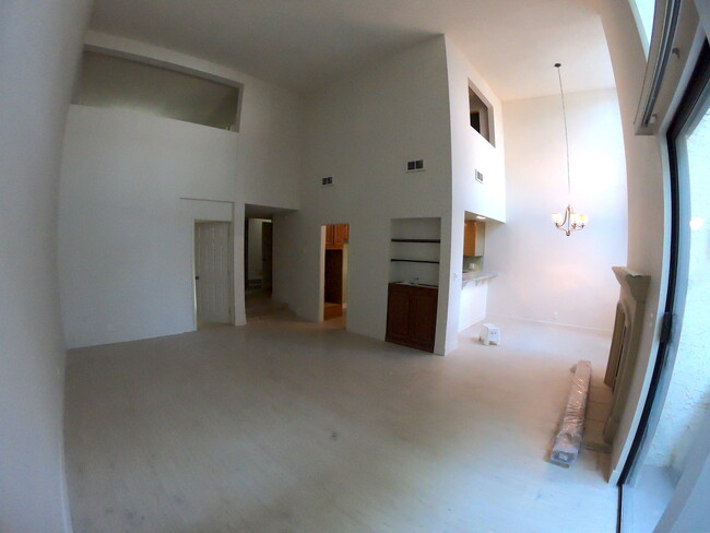 Building Photo - Great 2 Bedroom Townhome in Rancho PV