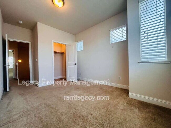 Building Photo - 2609 Willow Pass Rd