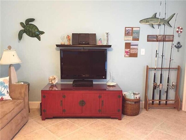 Building Photo - 315 Van Buren St