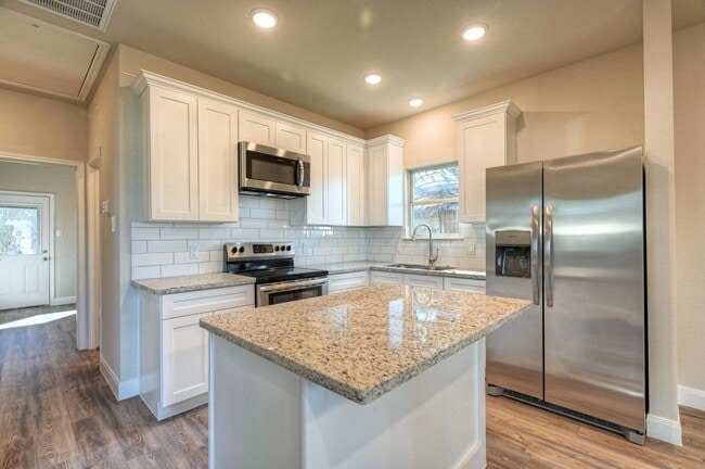 Building Photo - 9638 WARM Spgs