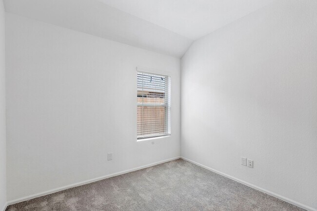 Building Photo - 31546 Beacon Cove Trl