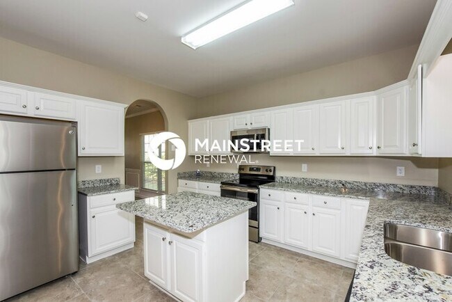 Building Photo - 4 Bedroom Pet-Friendly Home in Charlotte, NC with Main Street Renewal