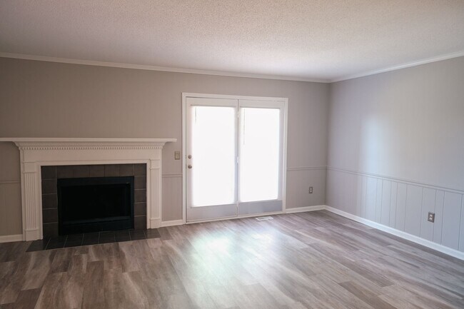 Building Photo - 2BR/2.5BA Condo w/ Community Pool in Simsponville!