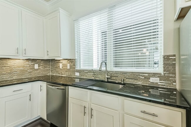 Building Photo - 1752 Monarch Ridge Dr