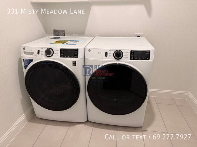 Building Photo - 331 Misty Mdw Ln