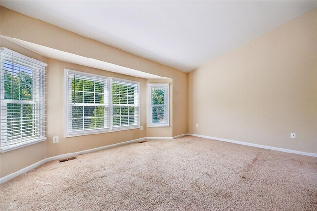 Building Photo - Luxury Townhome at Lake Linganore