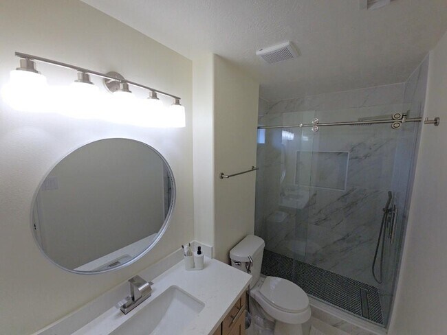 Building Photo - 16514 Bluff Springs Dr