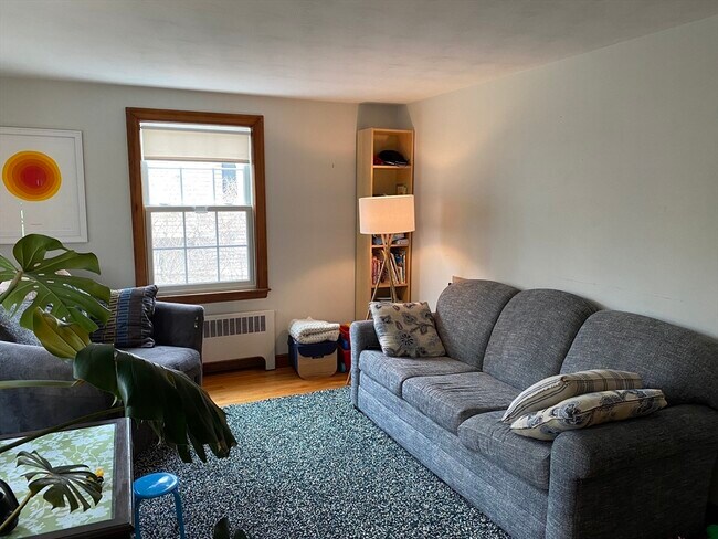 Building Photo - 11 Woodbury St