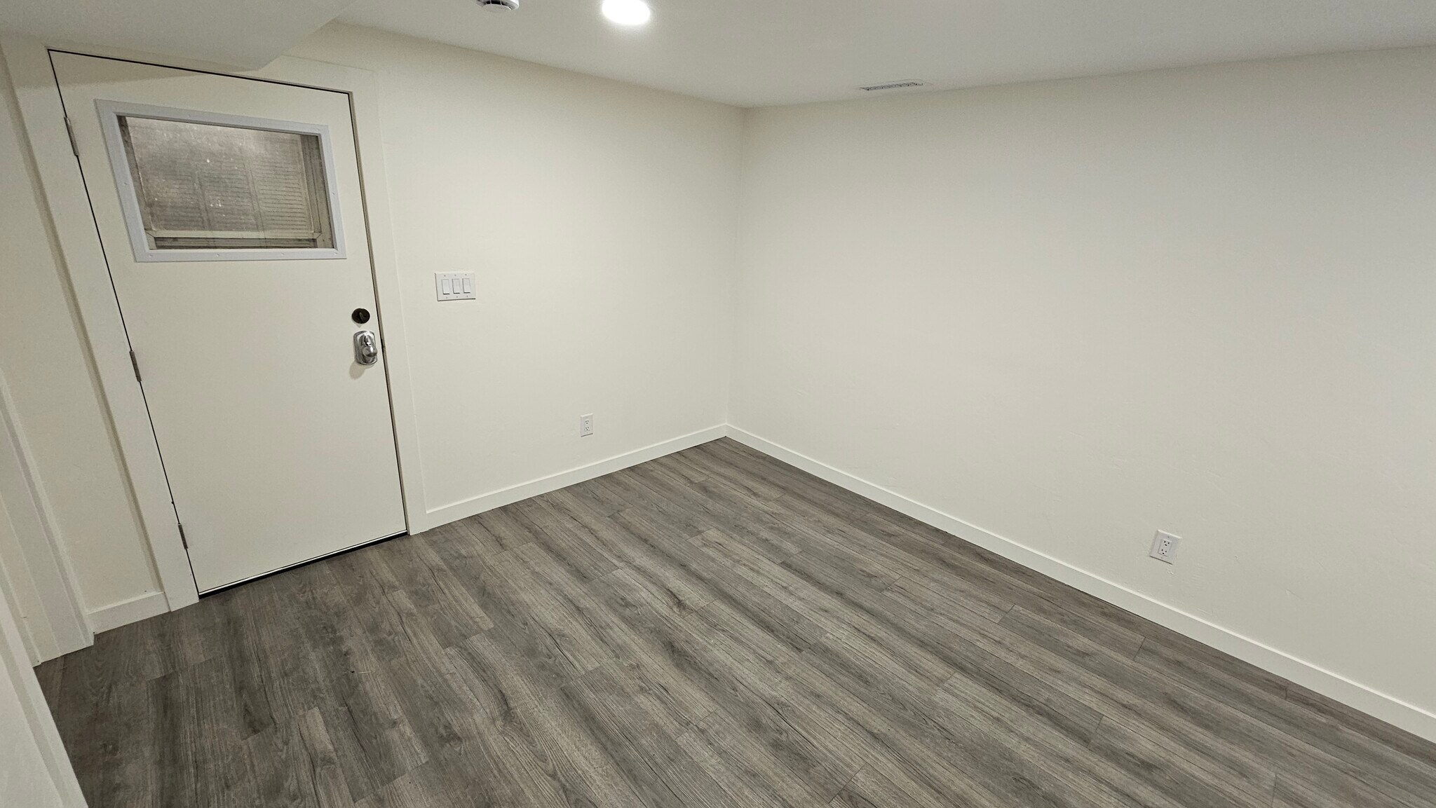 Living Room / Front Door - 3407 S 3690 W