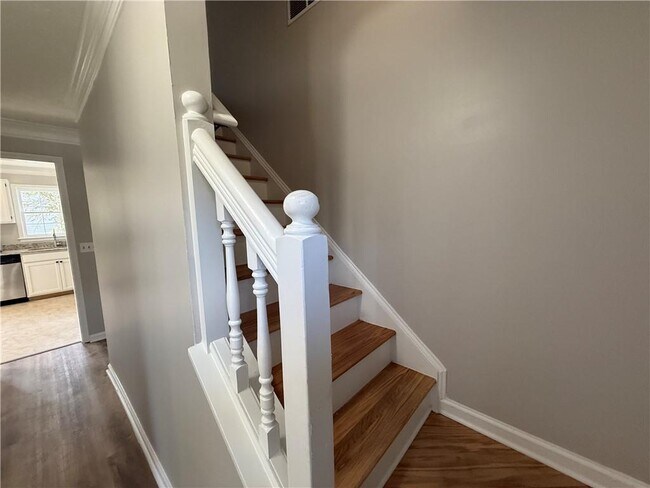 Building Photo - 979 Sugar Crossing Ln