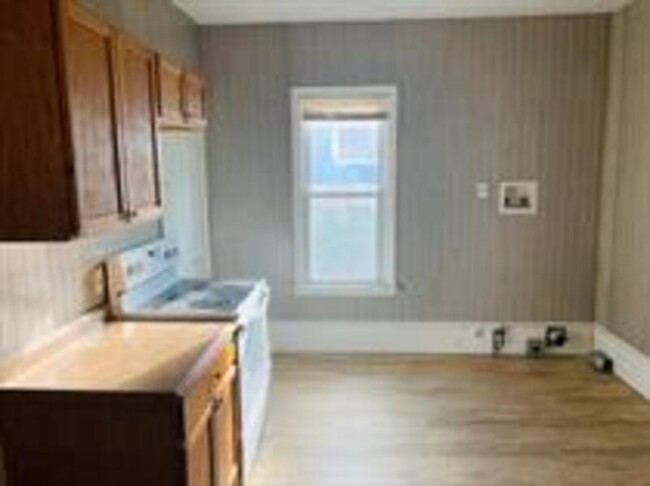 Building Photo - 208 Courtland St