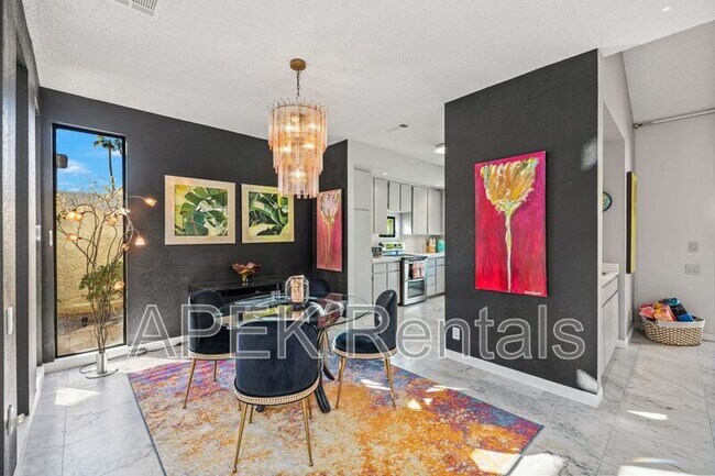 Building Photo - 1317 E Amado Rd