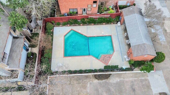 Building Photo - 2588 Bering Dr